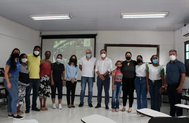 thumbnail de Mães e jovens aprendizes de Salvador dialogam com Fundação Banco do Brasil